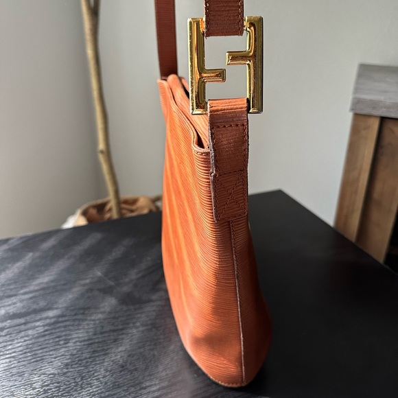 Vintage Fendi Leather Crossbody Bag - Picture 4 of 12